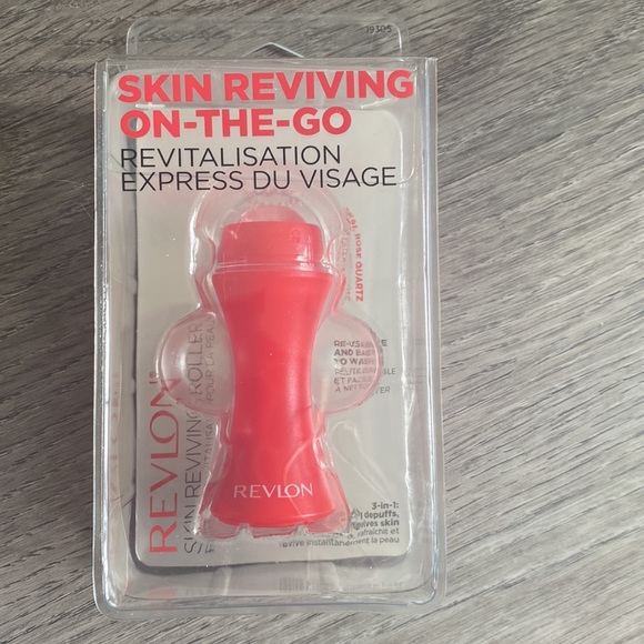 Revlon Rose Quartz Skin Reviving Roller with Refills - Picture 5 of 5